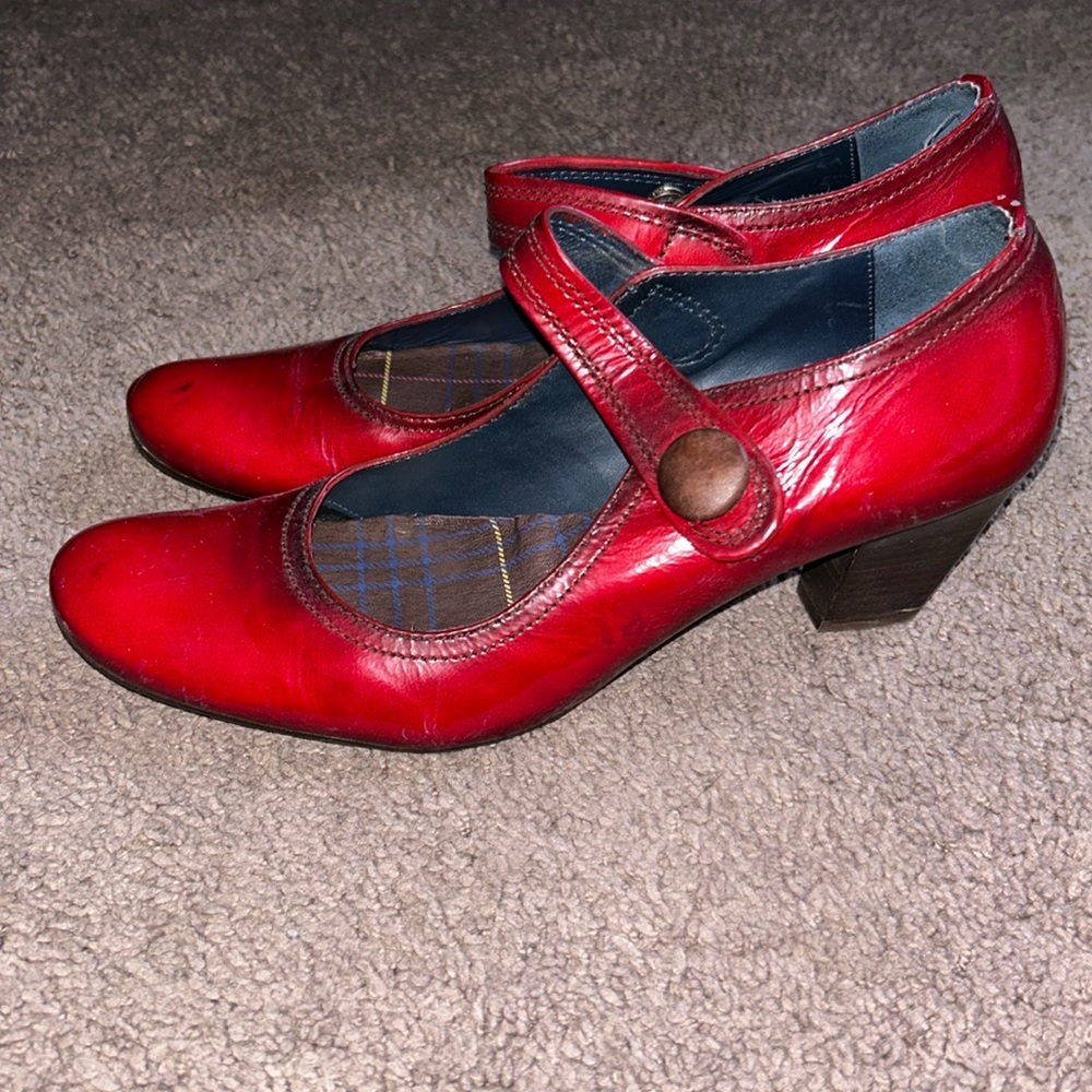 Hispanita size 39 Red, almost ox blood heels